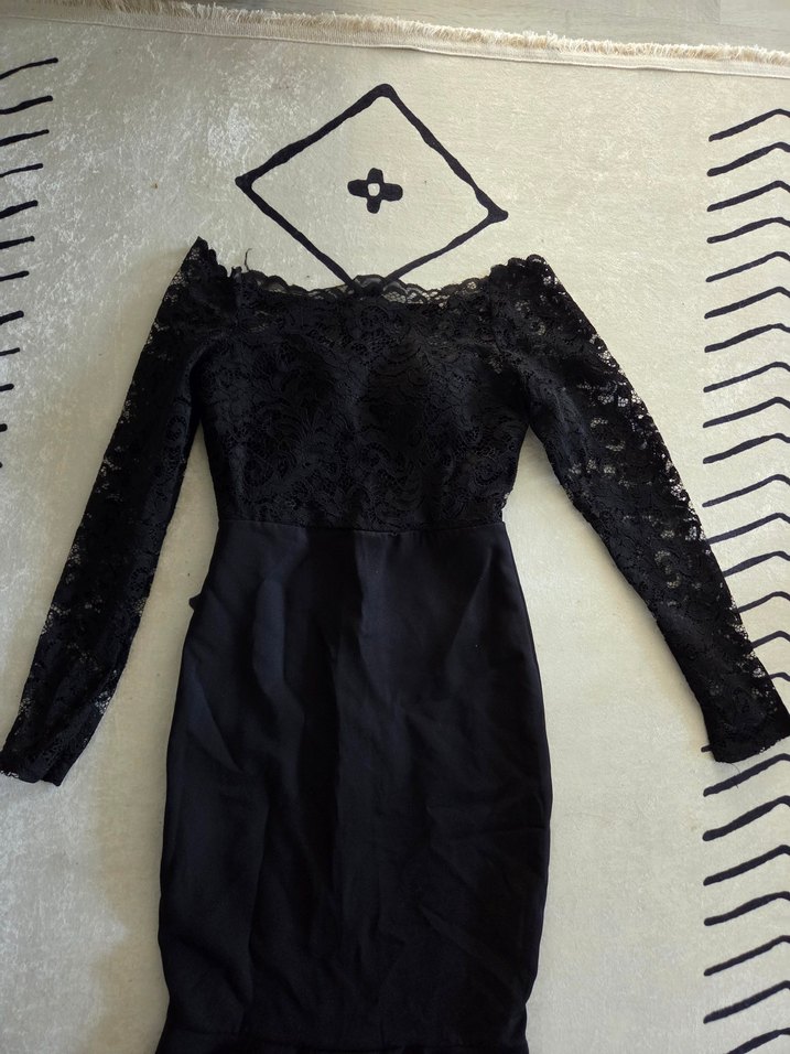 Dantel Detaylı Siyah Uzun Kollu Uzun Elbise - Görsel 3