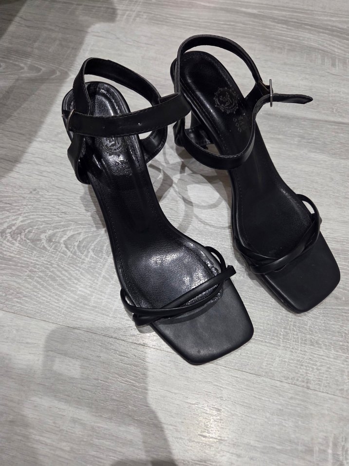 Siyah Minimalist Topuklu Kadın Ayakkabı - Görsel 3