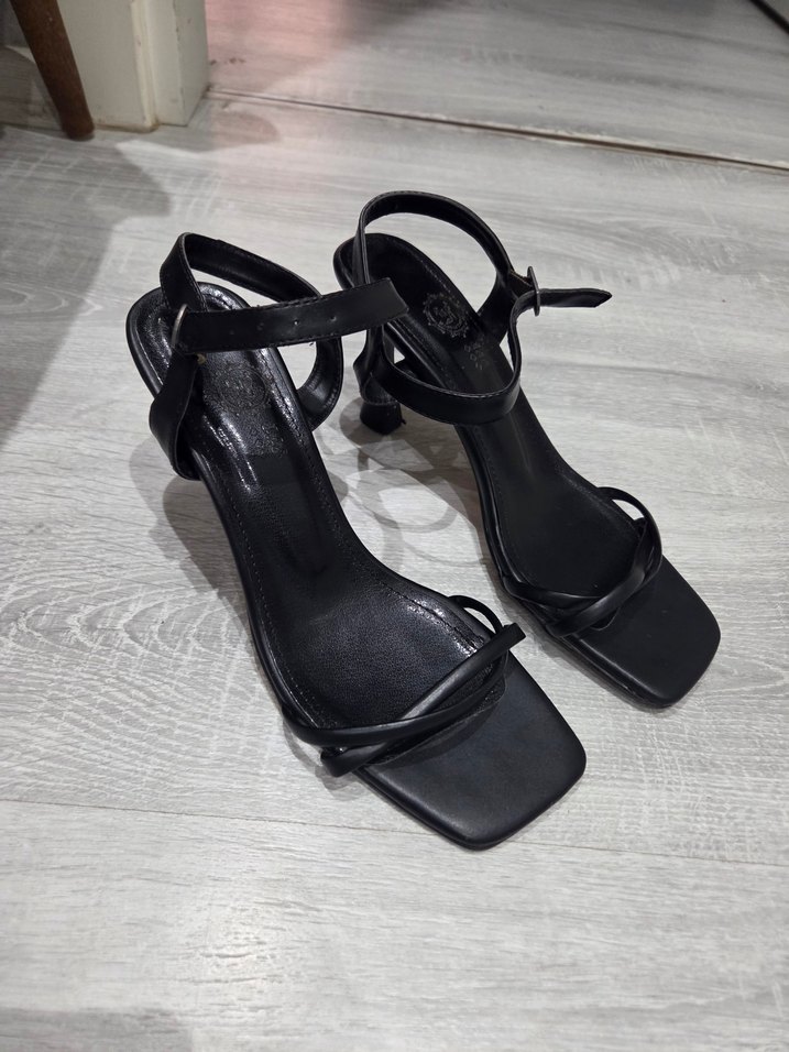 Siyah Minimalist Topuklu Kadın Ayakkabı - Görsel 2