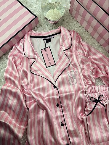 Victoria s Secret Victoria secret saten pijama takımı