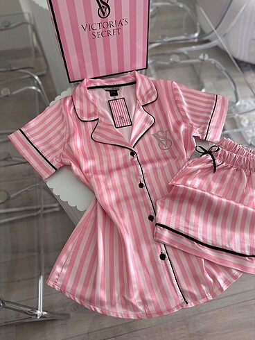 Victoria s Secret VİCTORİA SECRET ŞORTLU PİJAMA TAKIMI L