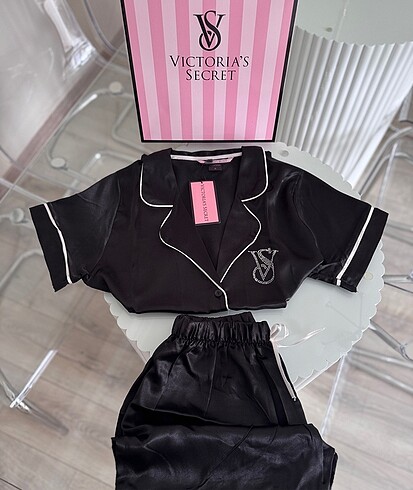 Victoria s Secret VİCTORİA SECRET SATEN ŞORTLU PİJAMA TAKIMI M BEDEN