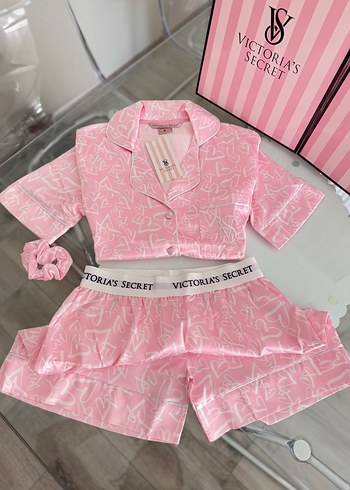 VİCTORİA SECRET SATEN PİJAMA TAKIMI XL BEDEN