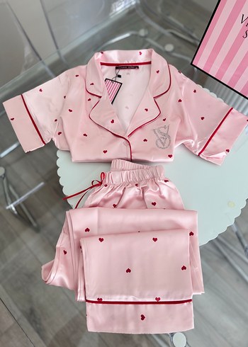 m Beden Victoria's Secret Pembe Nakışlı Kısa Kollu Pijama Takımı