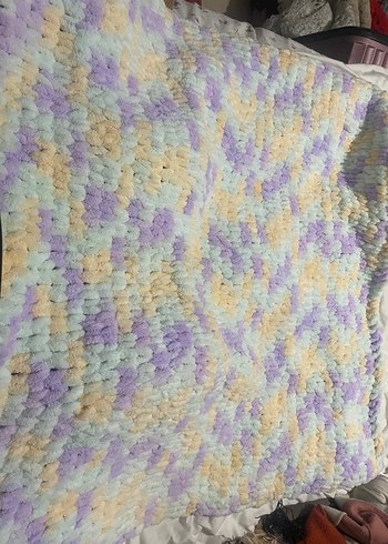 Çocuklar için Çok Renkli Örgü Battaniye - Görsel 4