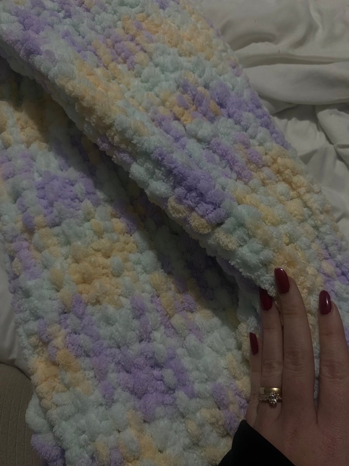 Çocuklar için Çok Renkli Örgü Battaniye - Görsel 2