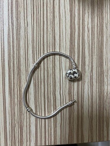 Pandora Pandora