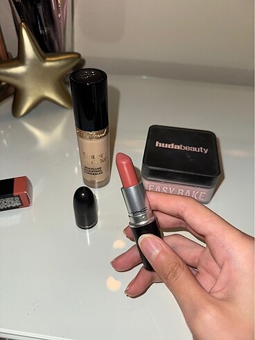 Beden Huda pudra too faced kapatıcı mac velvet teddy