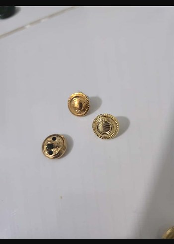 Parlak Altın Erkek Küpeleri - Görsel 2