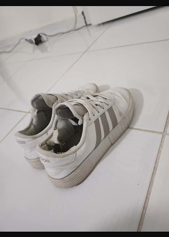 Kadın Beyaz Adidas Spor Ayakkabı - Görsel 2