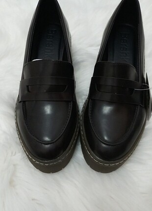 BERSHKA OXFORD
