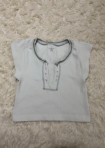 Urban Outfitters urban outfitters V Yaka Bej Crop Top