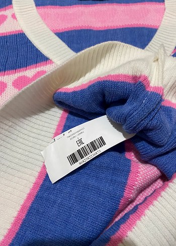 Kalp Desenli V Yaka Örgü Süveter - Görsel 3