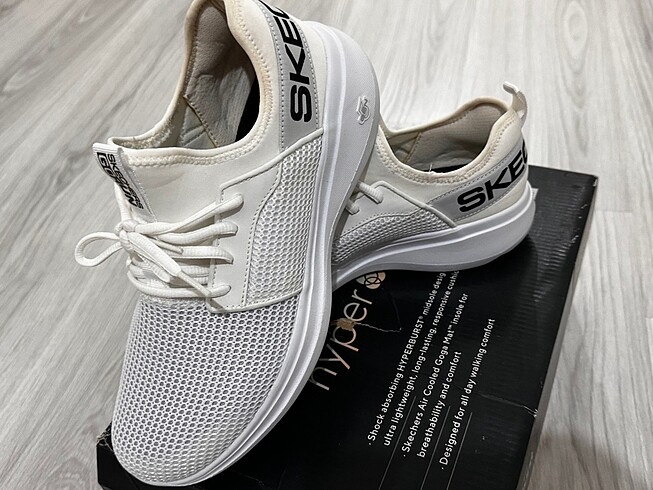 Ürün 100/100 orjinal skechers unisex modeldir