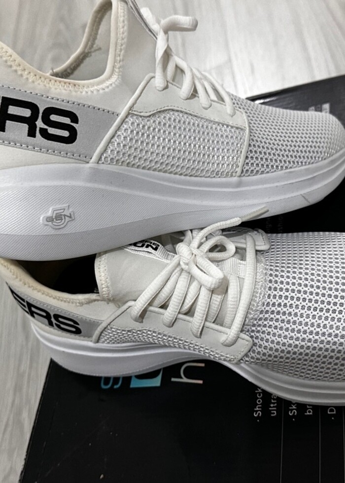 Ürün 100/100 orjinal skechers unisex modeldir - Görsel 2