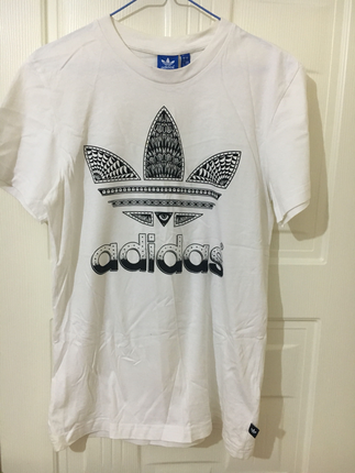 Adidas T-shirt