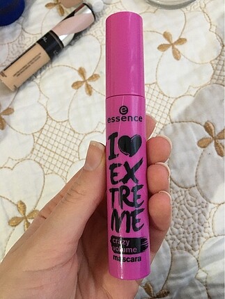 essence maskara