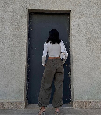m Beden haki Renk Pull bear kargo pantolon etiketli