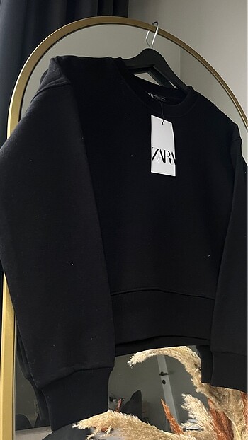 Zara içi şardonlu crop sweat