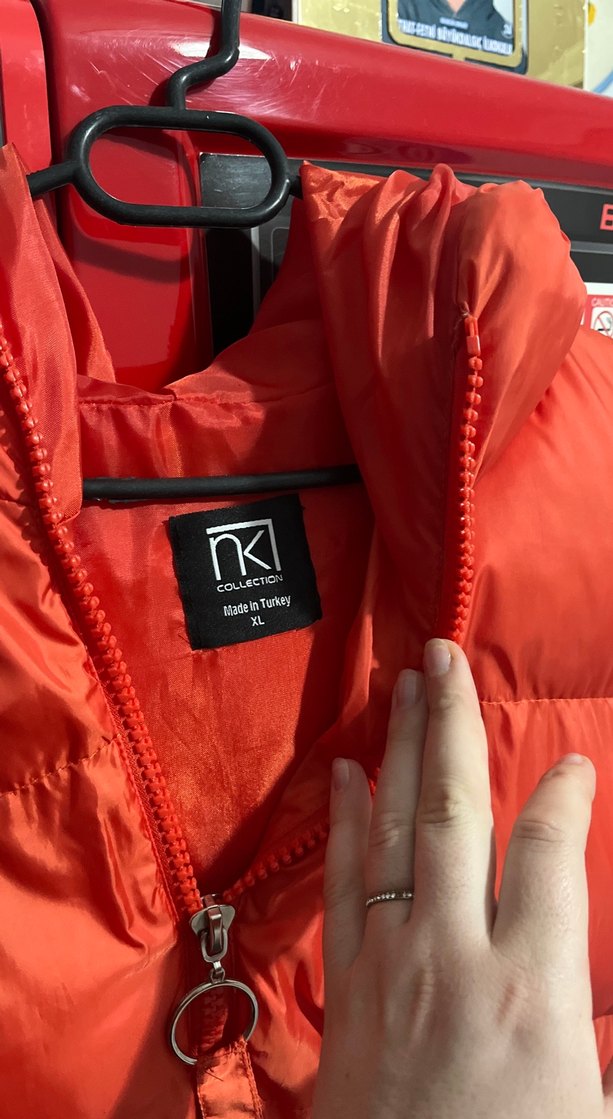 Kırmızı Fermuarlı Kadın Şişme Yelek - Görsel 3