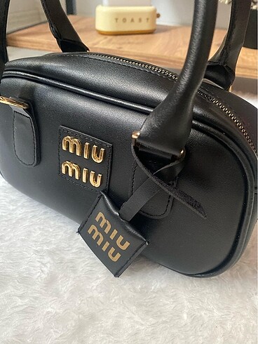 Miu Miu BAYAN ÇANTASI