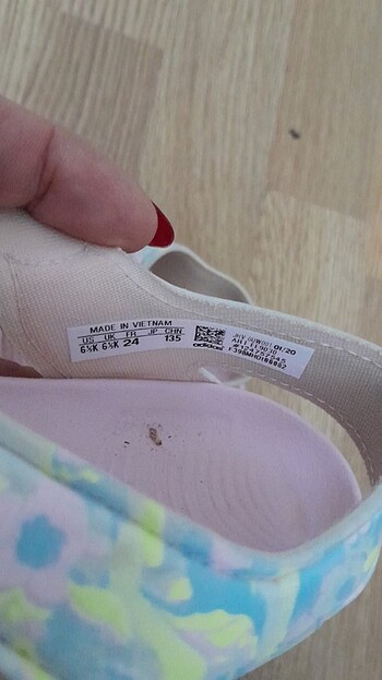 24 Beden Adidas kız çocuk sandalet spor ayakkabı