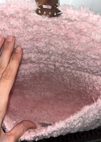 Pembe Tüylü Örgü Kadın Çantası - Görsel 2