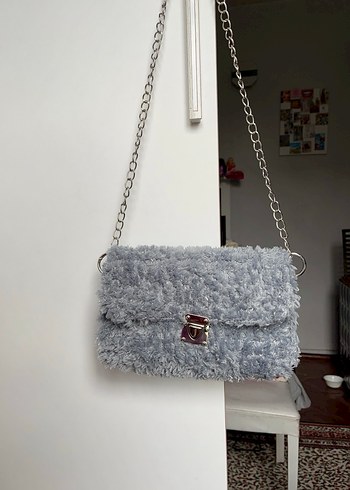 Gri Tüylü Örgü Çanta - Görsel 3