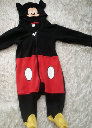 Mickey Mouse kıyafeti