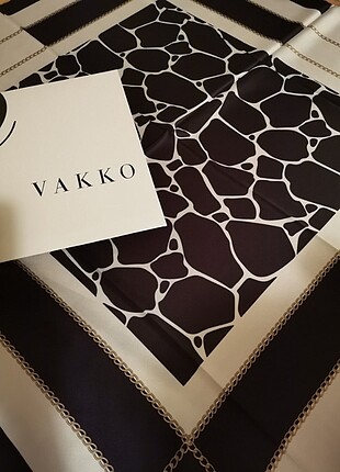 Vakko eşarp 