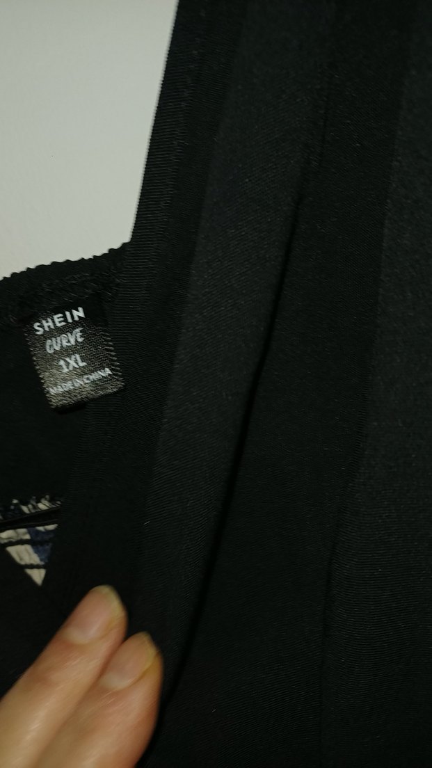 SHEİN Kuşaklı Desenli Elbisesi
44 bedene kadar olur - Görsel 2