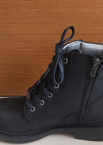 Siyah Erkek Bot - Görsel 5