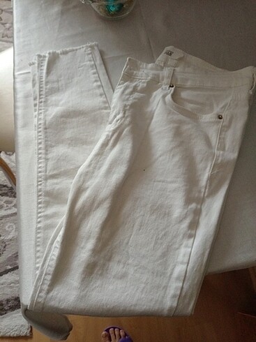 beyaz pantalon