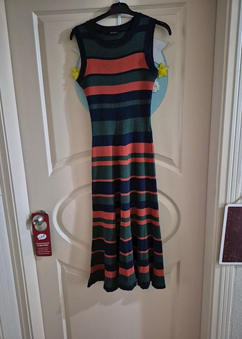 Çizgili Pilili Uzun Triko Elbise - Görsel 2