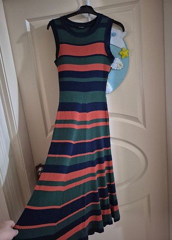 Çizgili Pilili Uzun Triko Elbise - Görsel 3