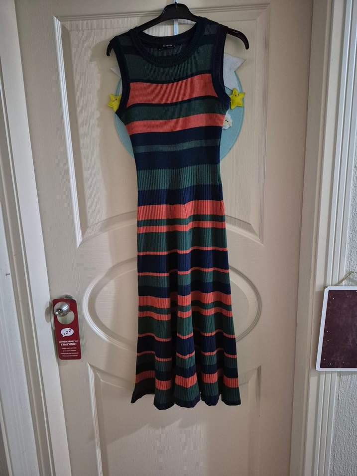 Çizgili Pilili Uzun Triko Elbise - Görsel 2