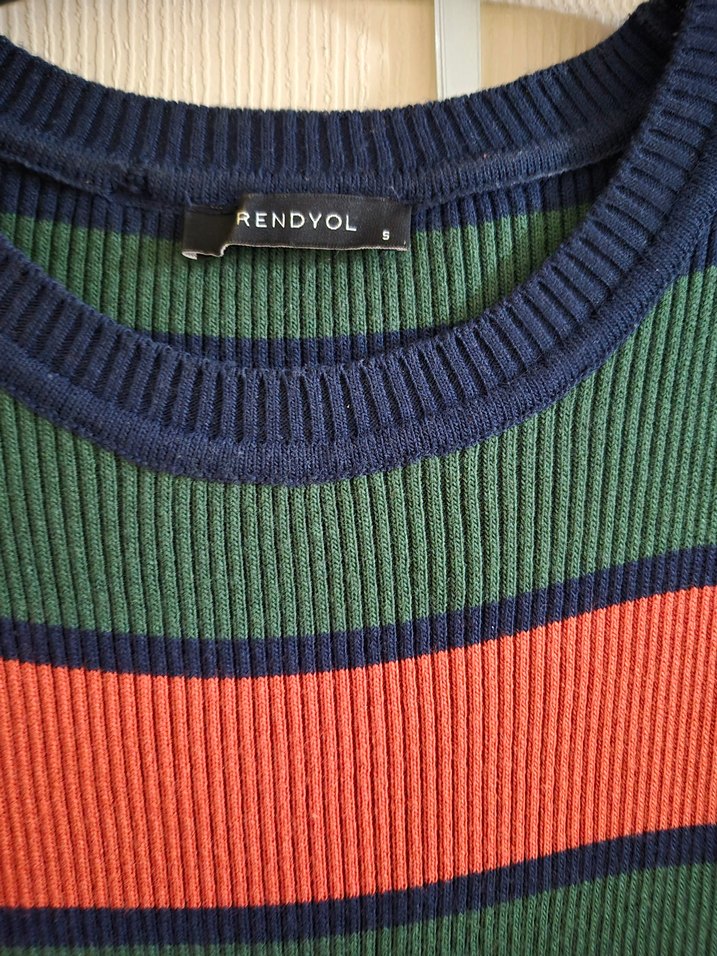 Çizgili Pilili Uzun Triko Elbise - Görsel 4