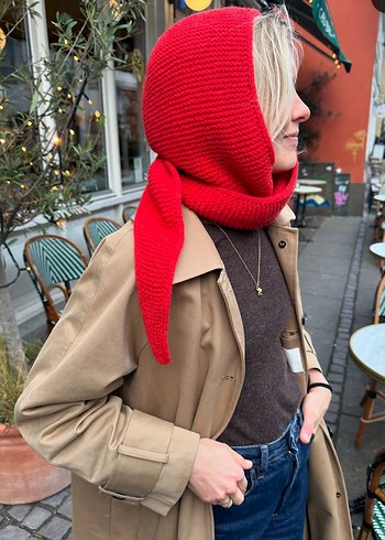 Kırmızı Örgü Kadın Sokak Şalı Kapüşonlu Atkı - Görsel 2