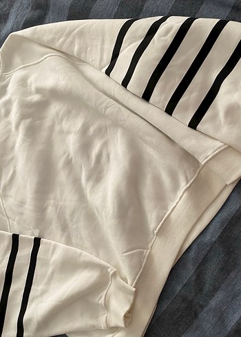 Siyah Çizgili Beyaz Kadın Sweatshirt - Görsel 8