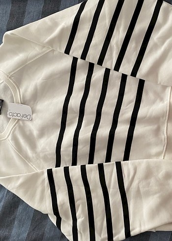 Siyah Çizgili Beyaz Kadın Sweatshirt - Görsel 4