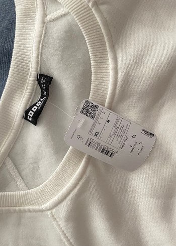 Siyah Çizgili Beyaz Kadın Sweatshirt - Görsel 7