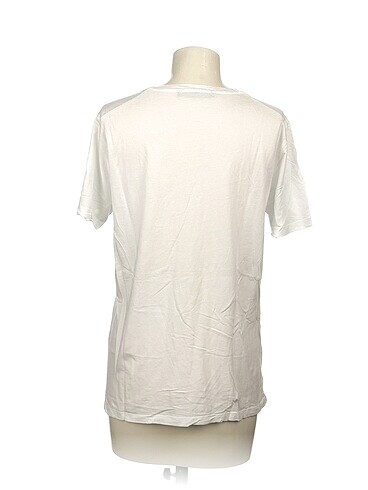 m Beden PreLoved T-shirt %70 İndirimli.