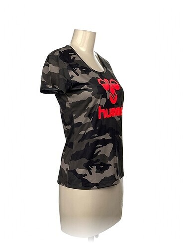 Hummel Hummel T-shirt %70 İndirimli.