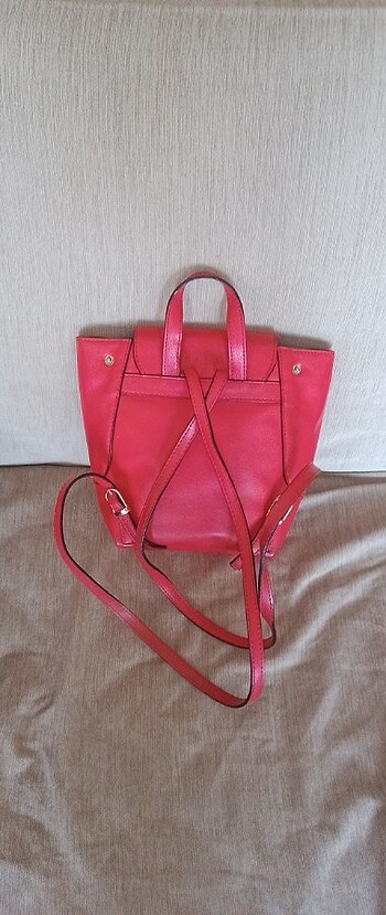 Diğer Kırmızı renkli sırt çantası satılık..!
