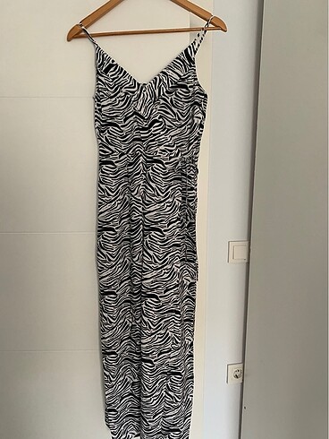 Zebra desenli elbise