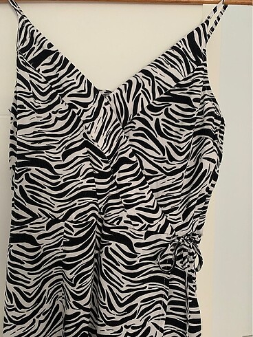 m Beden beyaz Renk Zebra desenli elbise