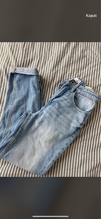 BERSHKA mom jeans