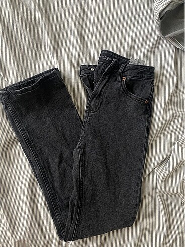 32 Beden Stradivarius d98 siyah