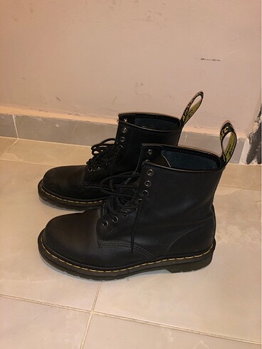 Dr martens bot