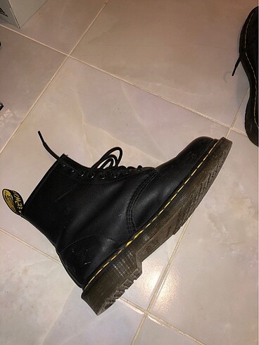41 Beden Dr martens bot